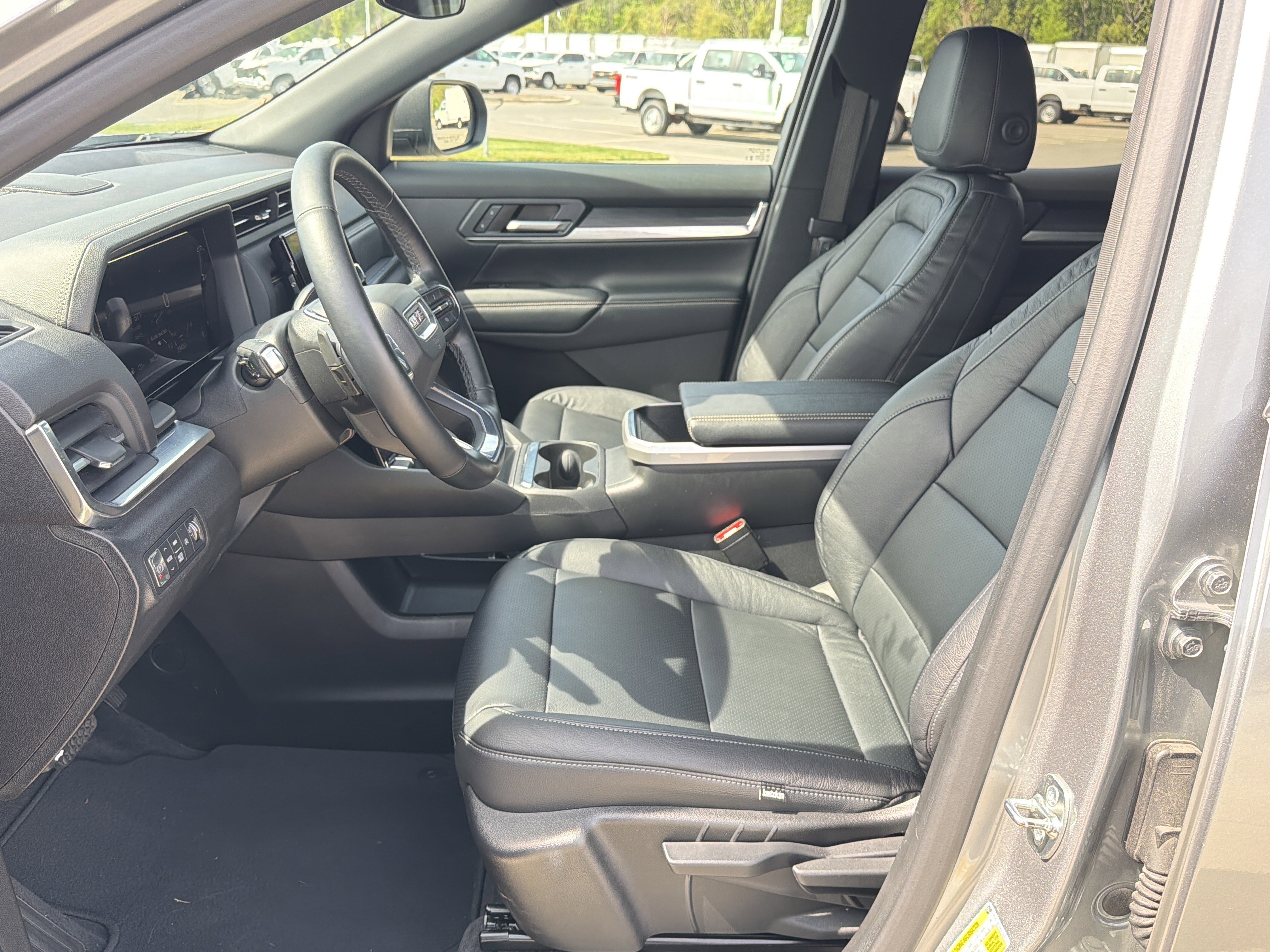 Used 2025 GMC Terrain Elevation AWD/4WD image 16