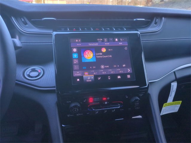 Used 2024 Jeep Grand Cherokee L Laredo image 35