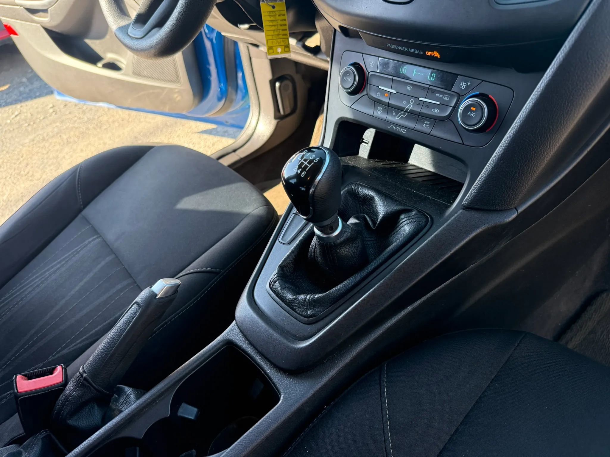 Used 2018 Ford Focus SE FWD image 24