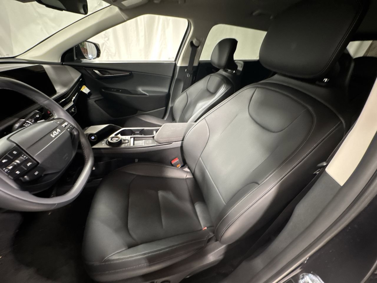 New 2025 Kia EV6 Wind image 16