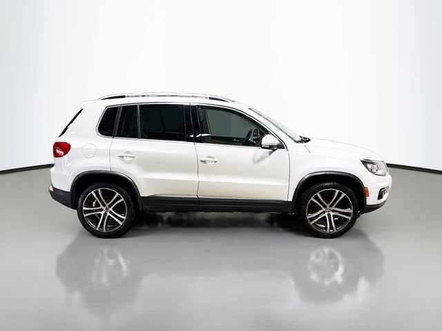 Used 2017 Volkswagen Tiguan SEL AWD/4WD image 5