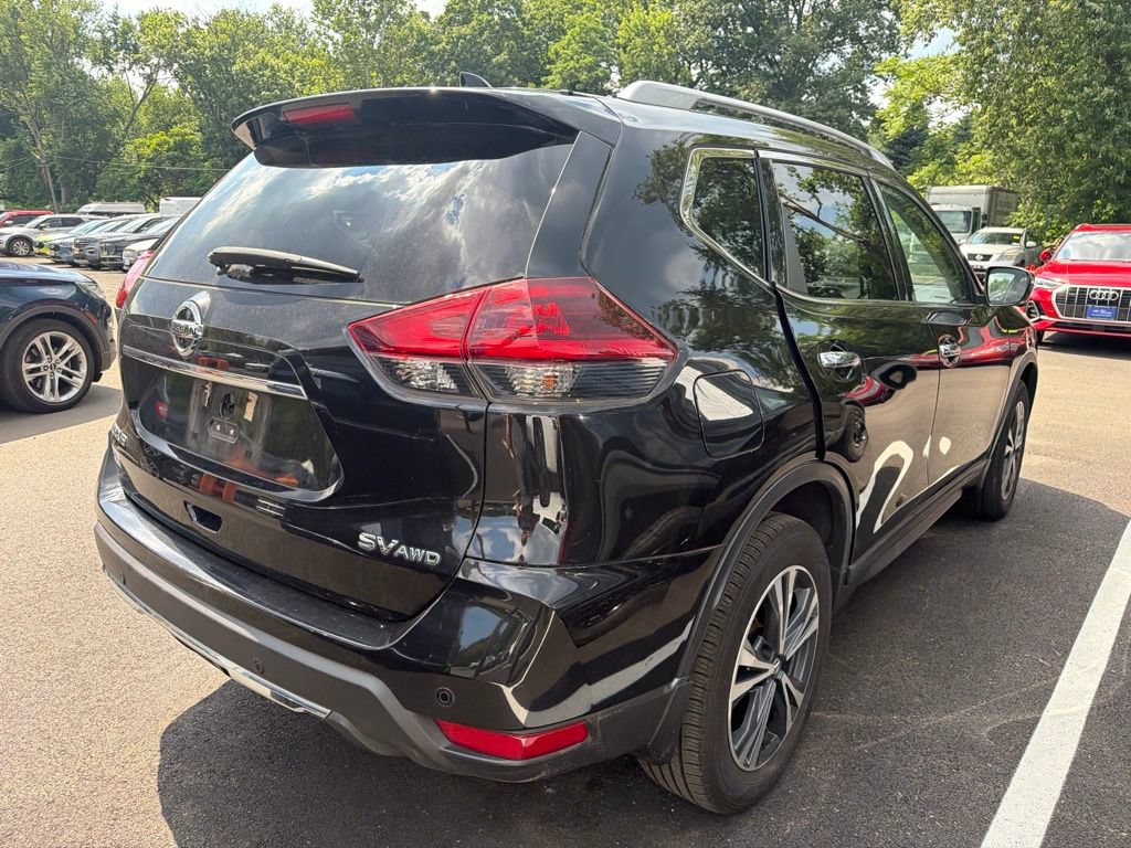 Used 2019 Nissan Rogue SV w/ Premium Package AWD/4WD image 4