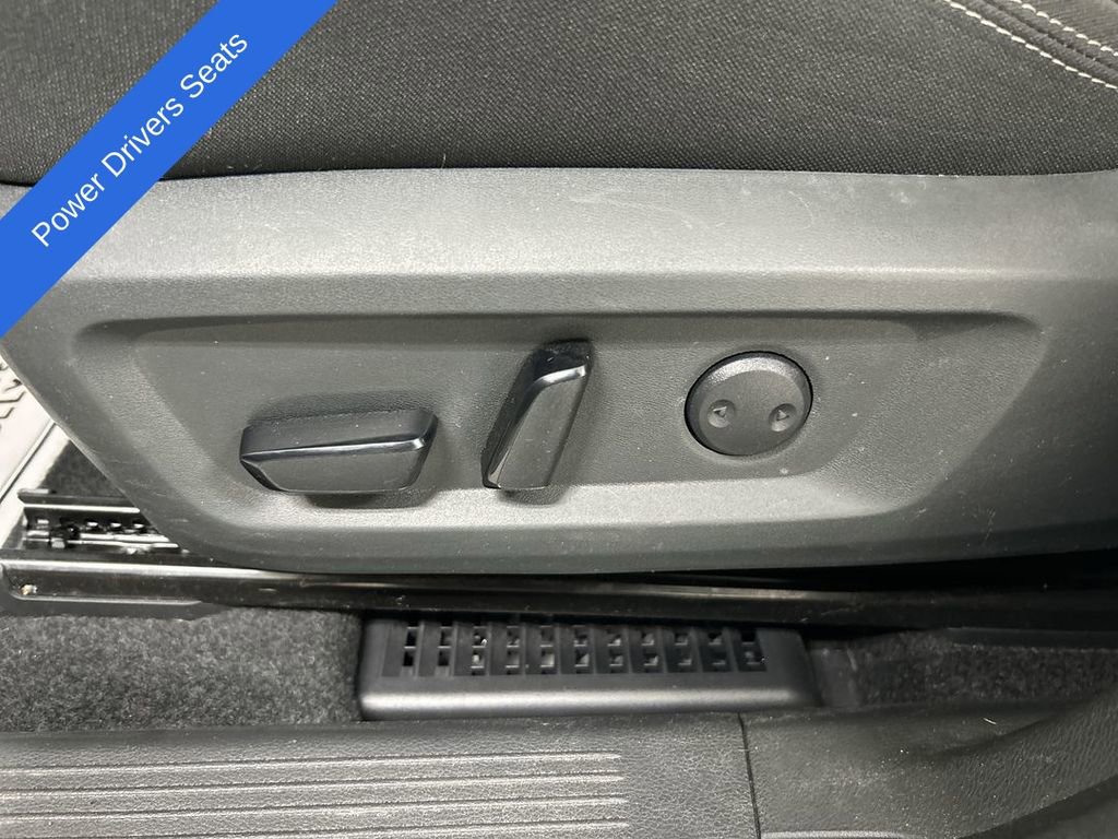 Used 2023 Nissan Rogue SV image 10