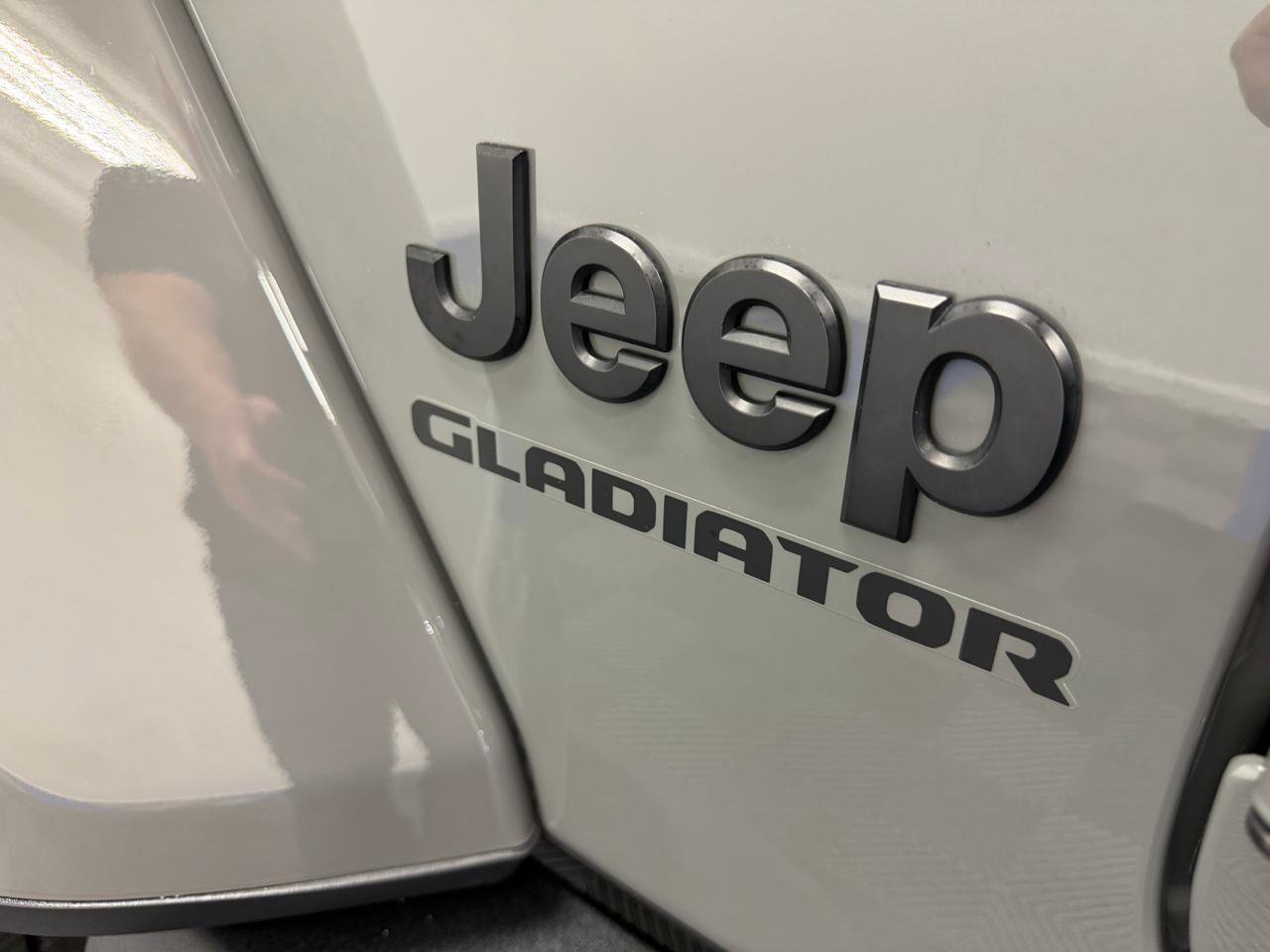 Used 2022 Jeep Gladiator Overland AWD/4WD image 28