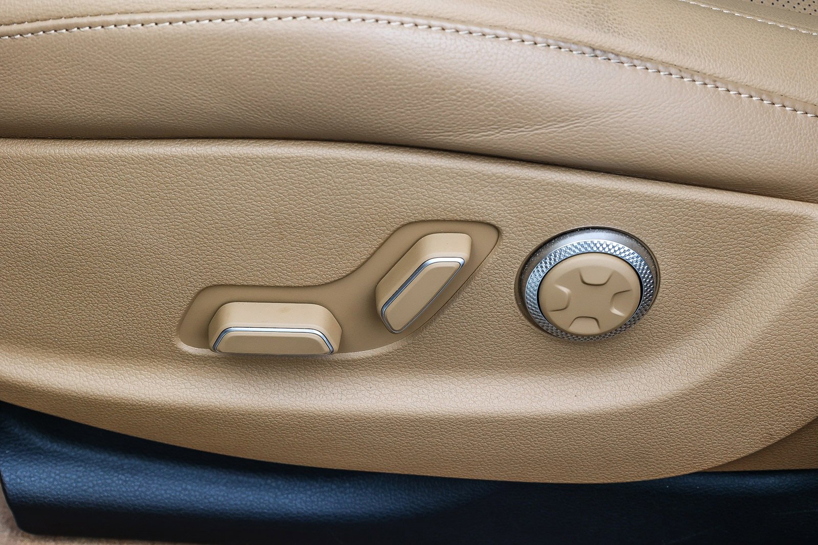 Used 2025 Genesis G80 2.5T image 22