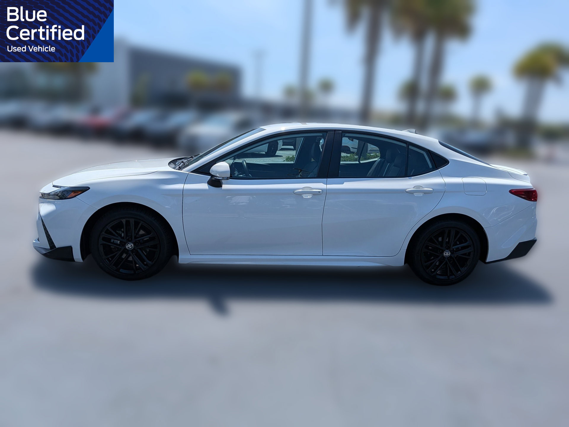 Used 2025 Toyota Camry SE FWD image 8