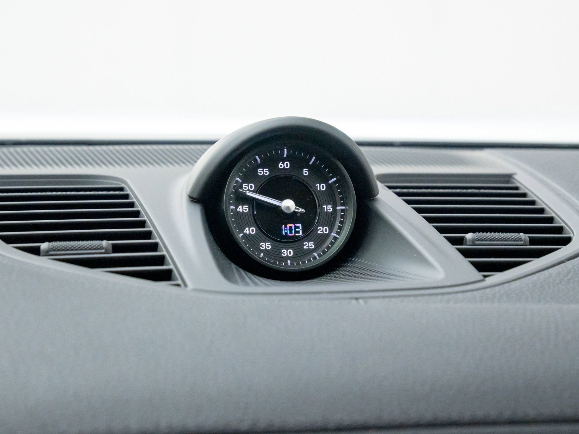 New 2025 Porsche Panamera 4 image 32