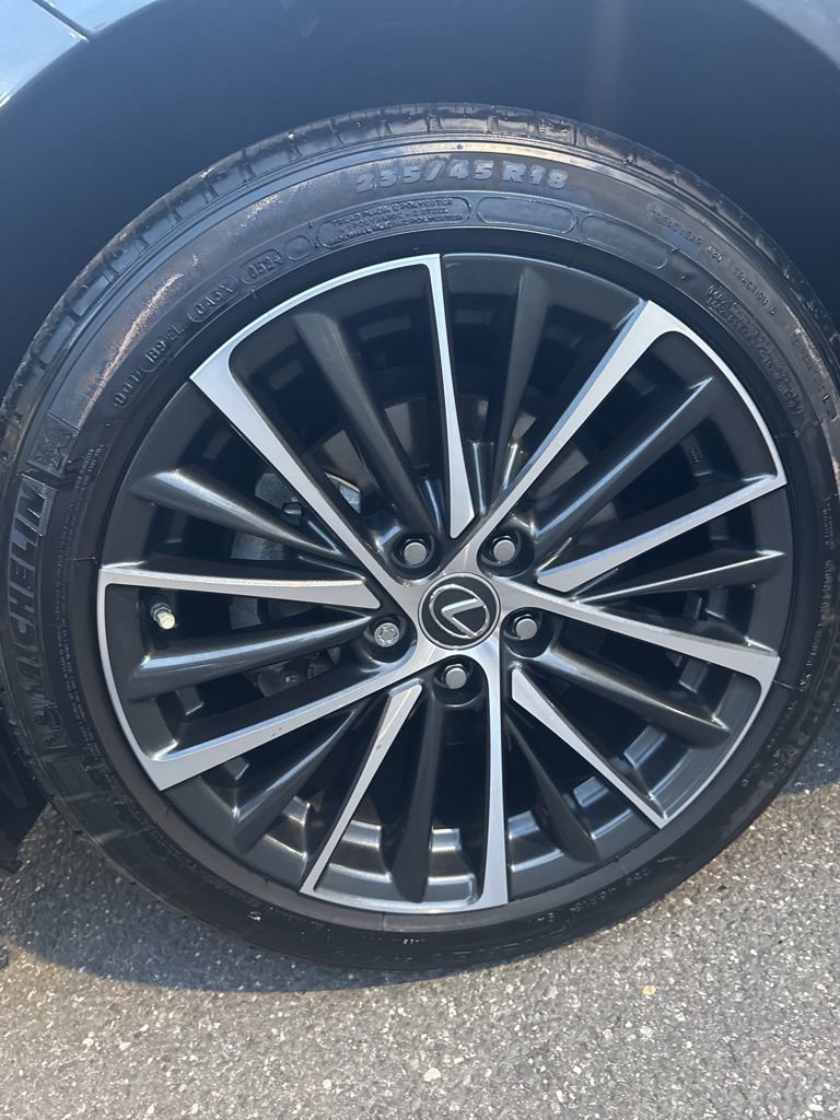 Used 2024 Lexus ES 350 w/ Premium Package image 8