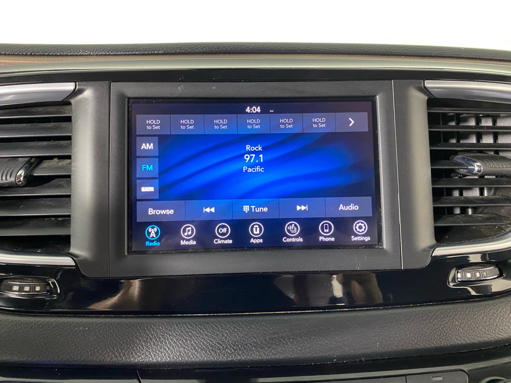 Used 2018 Chrysler Pacifica Touring-L FWD image 26