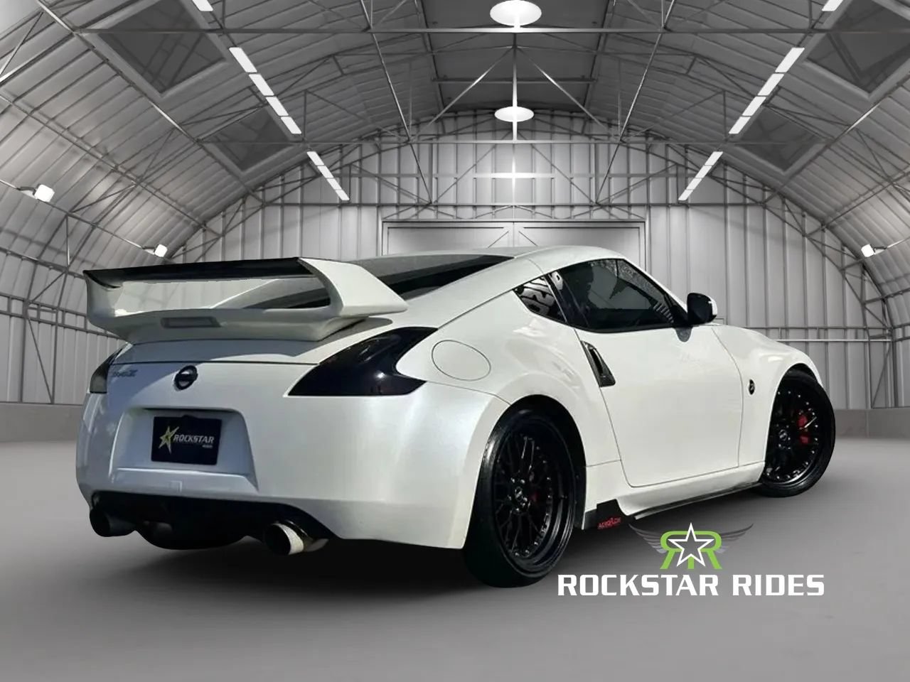 Used 2018 Nissan 370Z Coupe RWD image 2