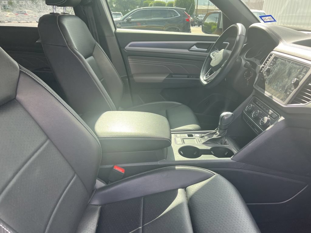 Used 2021 Volkswagen Atlas Cross Sport SE FWD image 4