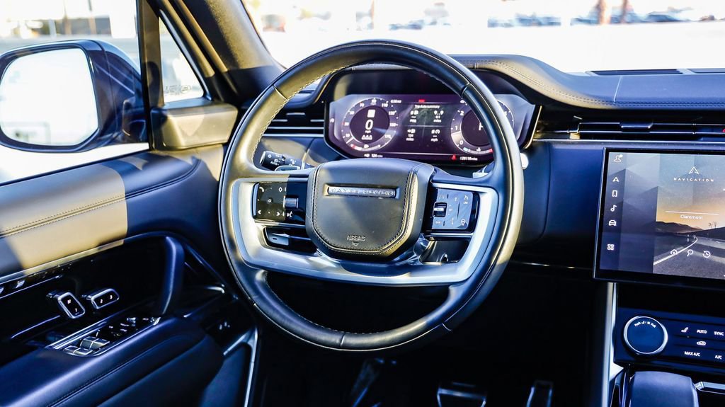 Used 2023 Land Rover Range Rover SE image 18