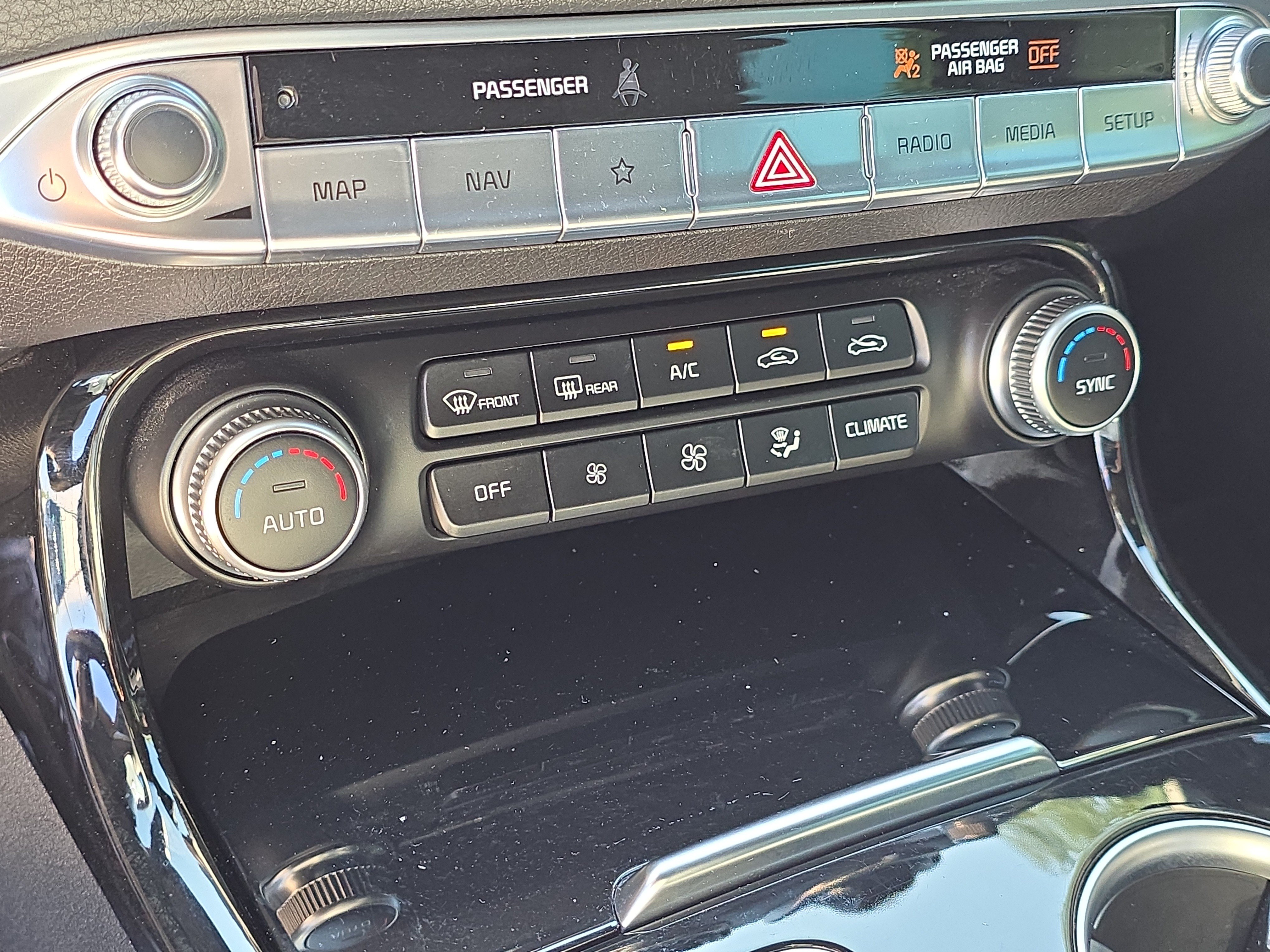 Certified 2022 Kia Stinger GT-Line RWD image 24
