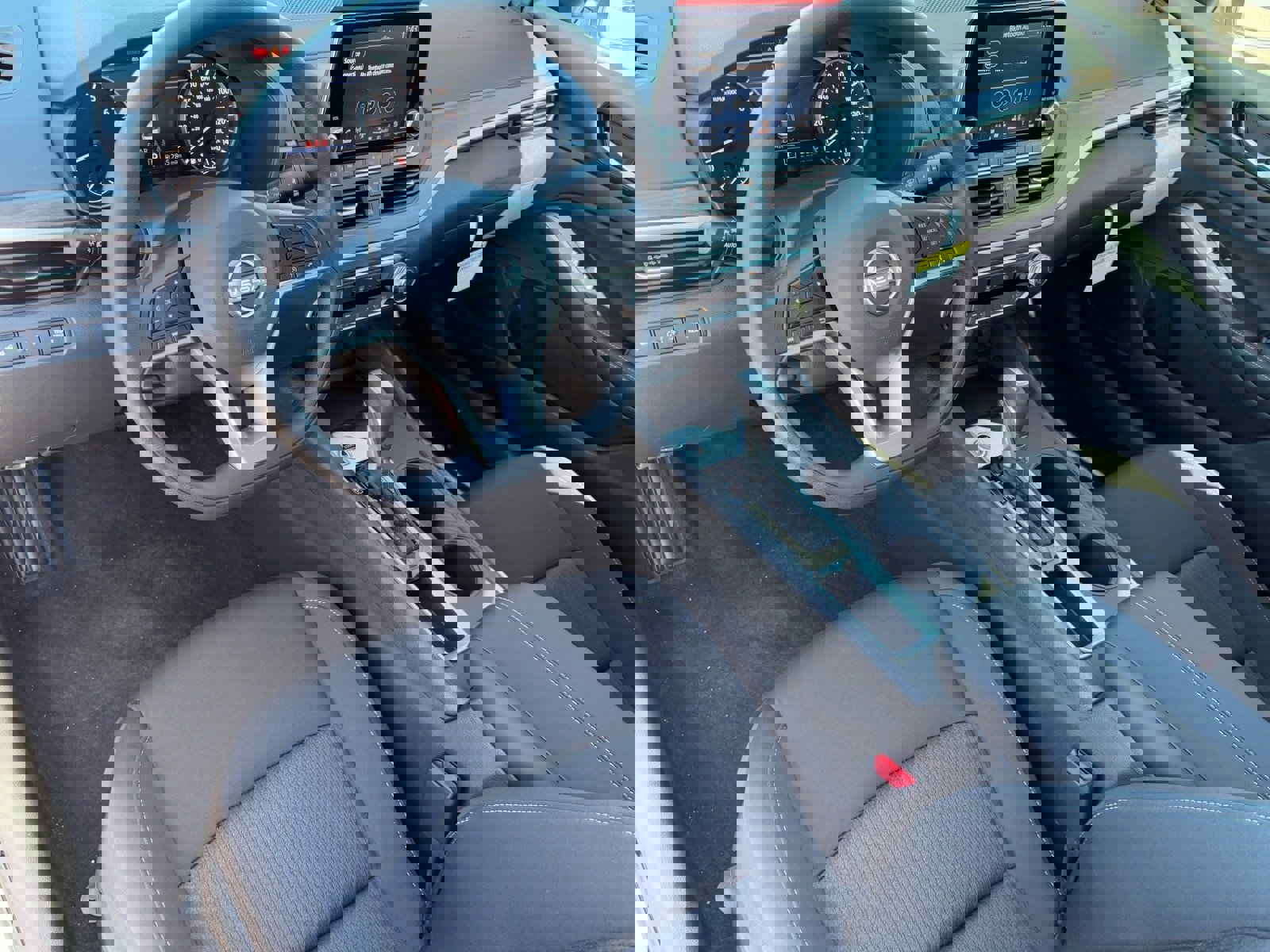 New 2025 Nissan Altima 2.5 SV image 18