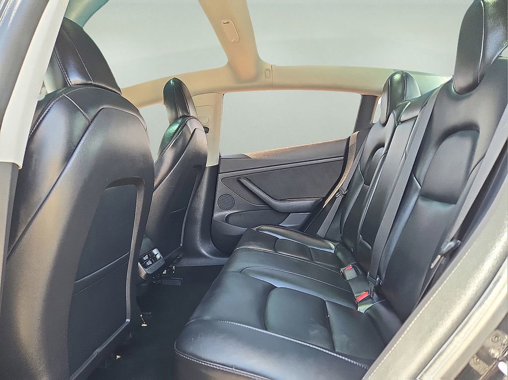 Used 2021 Tesla Model 3 Standard Range Plus image 7