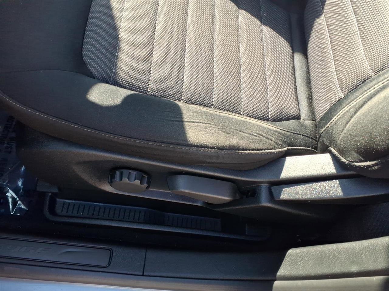 Used 2022 Ford Edge SE image 6