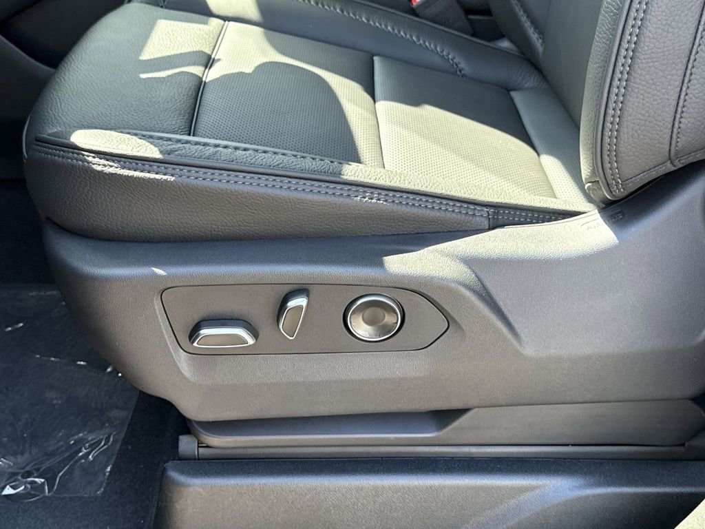 New 2026 GMC Yukon XL Denali w/ Sun & Power Step Package image 14