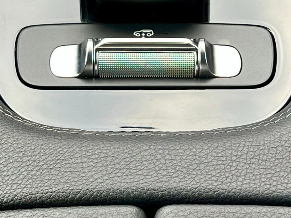 Certified 2025 Mercedes-Benz GLS 450 4MATIC image 33