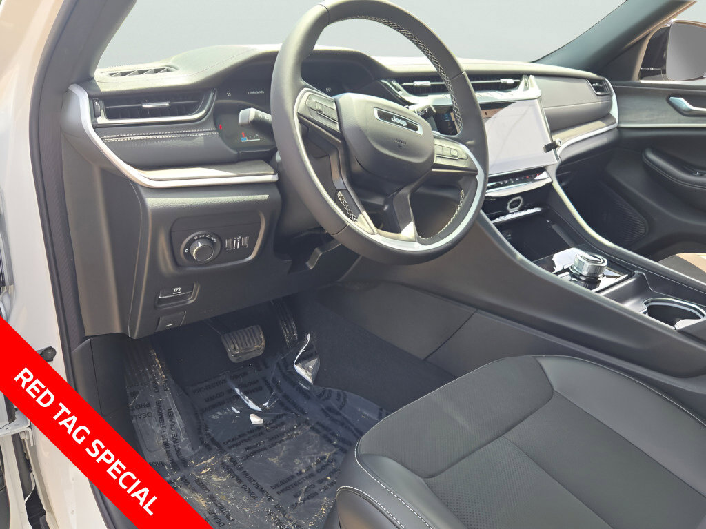 New 2026 Jeep Grand Cherokee Altitude AWD/4WD image 26