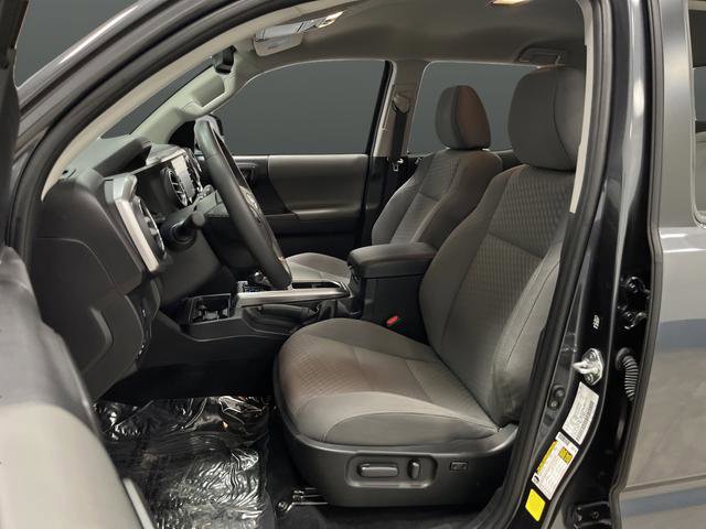 Used 2023 Toyota Tacoma SR5 w/ Technology Package image 4