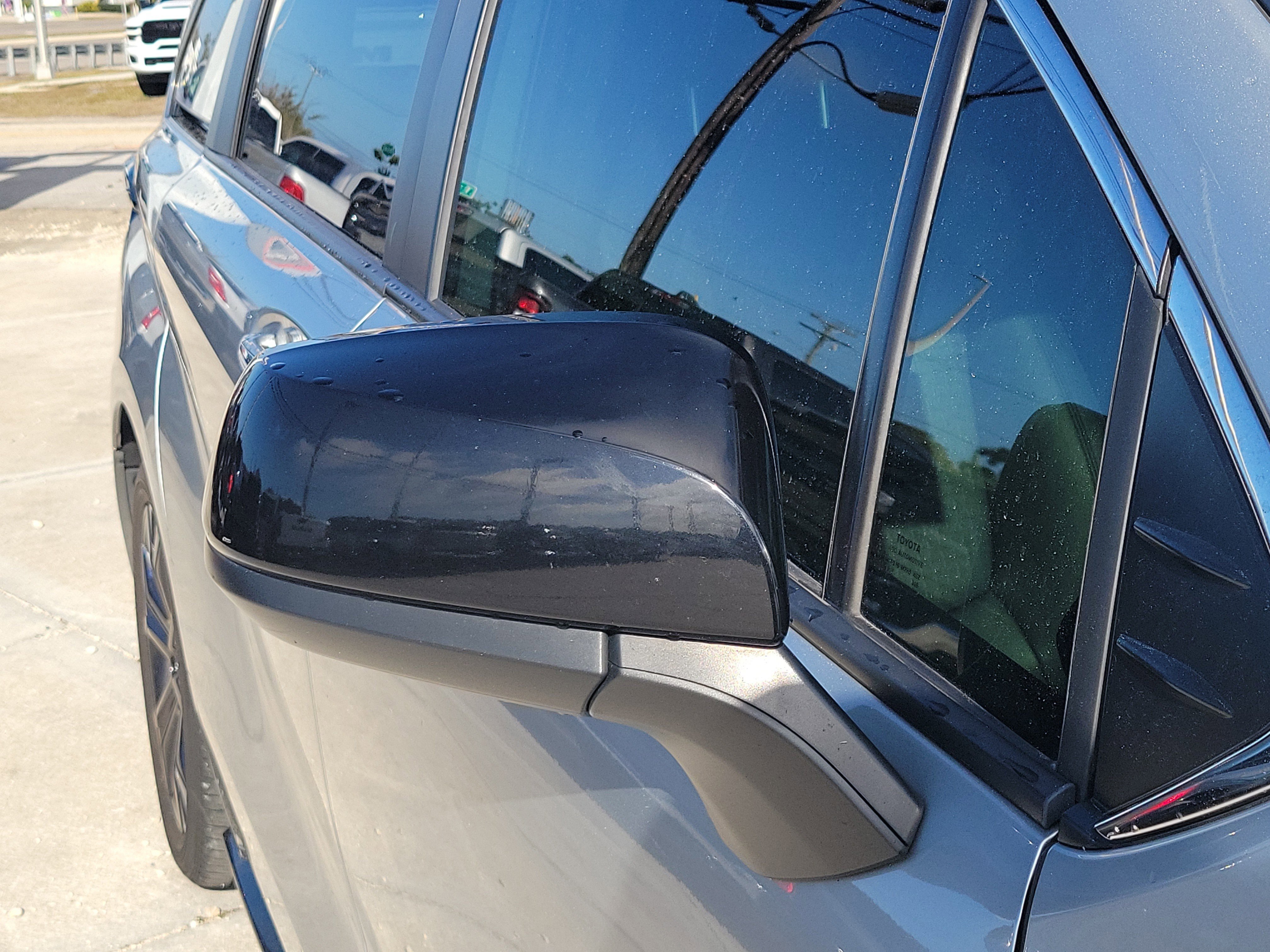 Used 2023 Toyota Sienna XSE w/ XSE Plus Package image 9