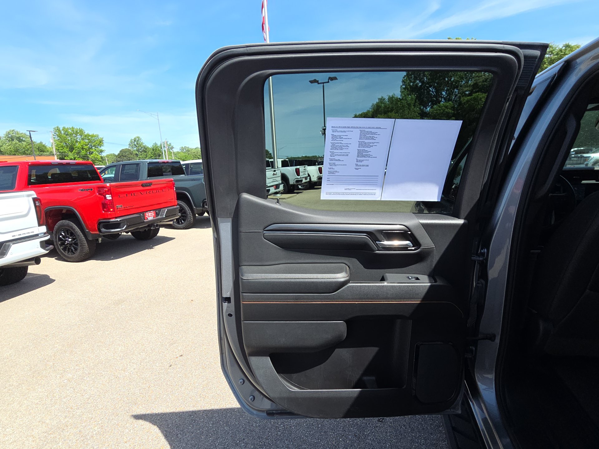 Used 2024 GMC Sierra 1500 AT4 w/ Technology Package AWD/4WD image 29
