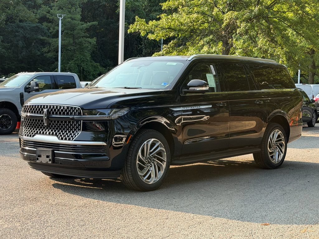 New 2027 Lincoln Navigator L Premier AWD/4WD image 3
