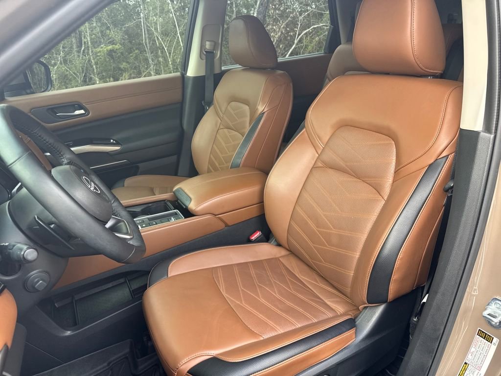 Used 2024 Nissan Pathfinder Platinum w/ Cargo Package image 9