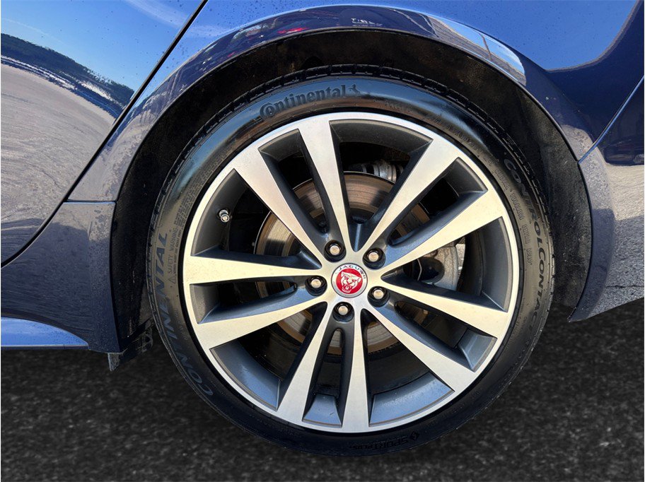 Used 2017 Jaguar XE R-Sport RWD image 15