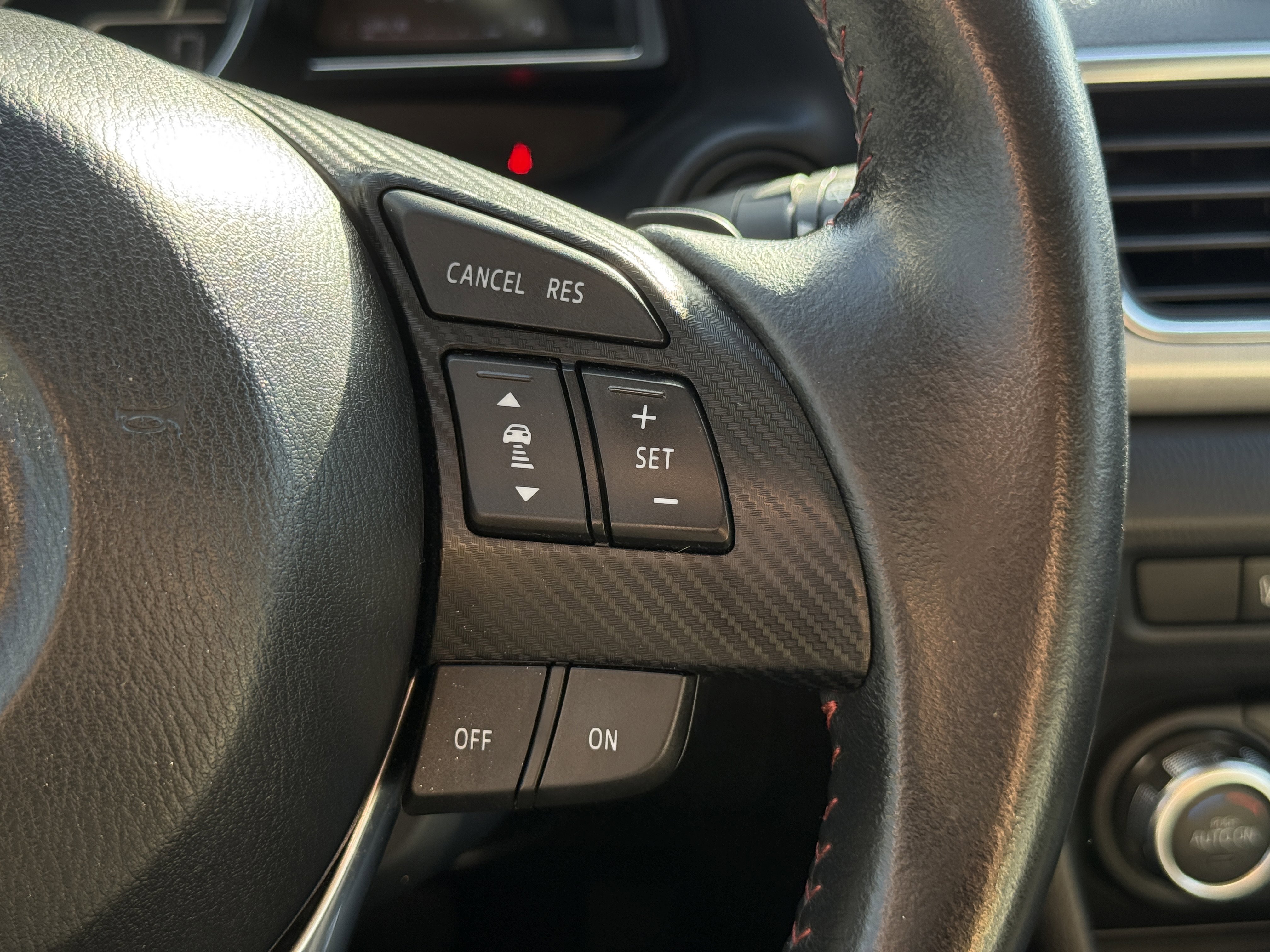 Used 2014 MAZDA MAZDA3 s Grand Touring image 32