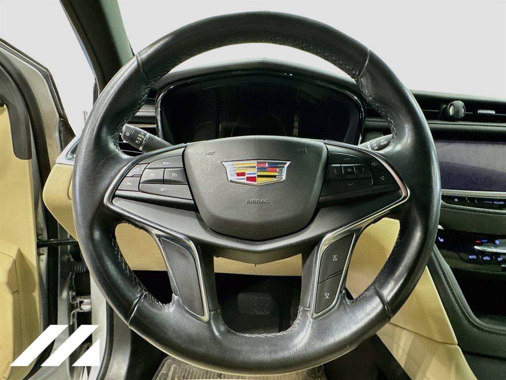 Used 2018 Cadillac XT5 AWD image 10