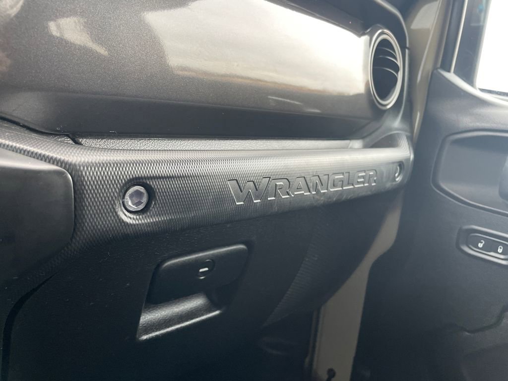 Used 2022 Jeep Wrangler Unlimited Sport image 19