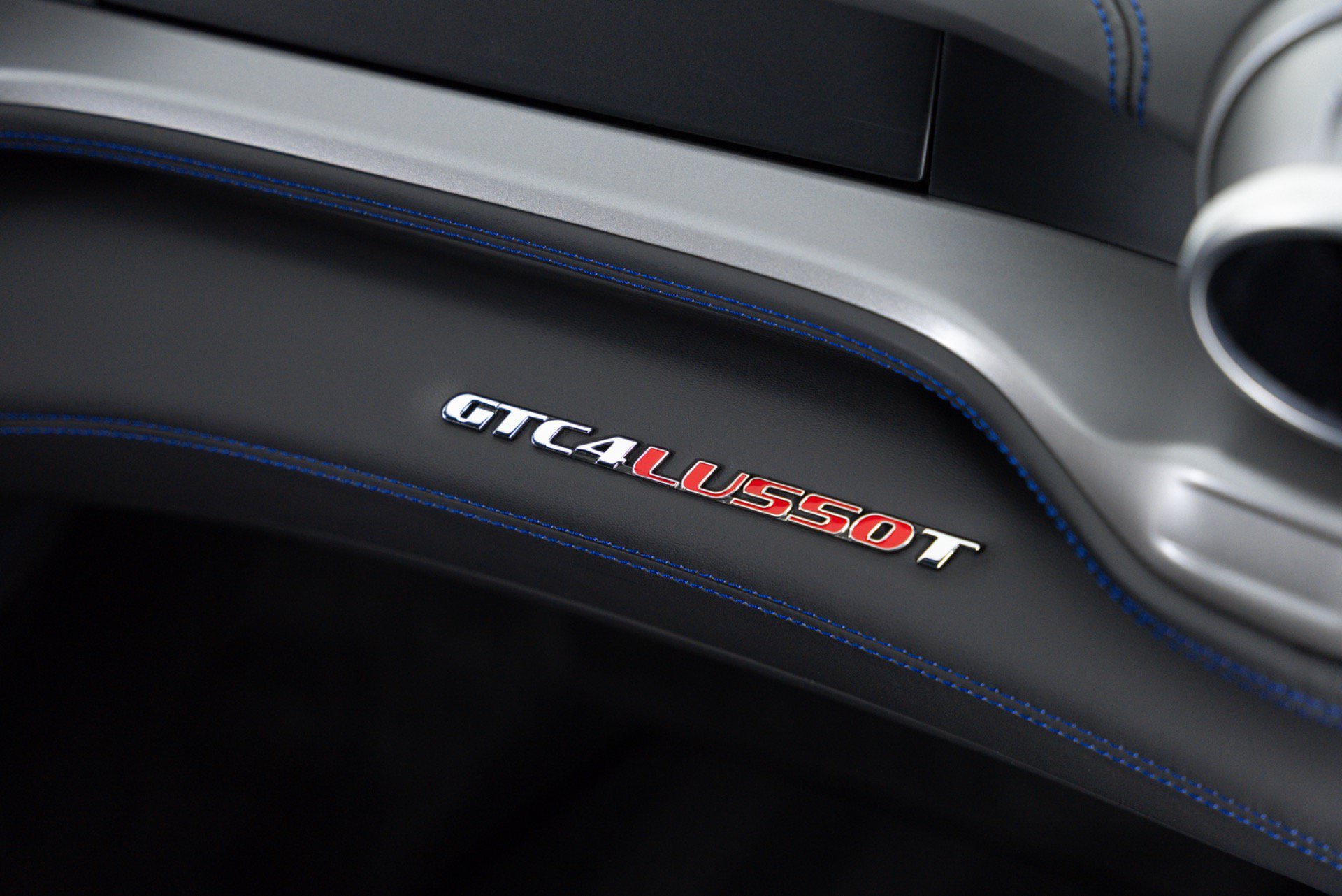 Used 2019 Ferrari GTC4Lusso T RWD image 42
