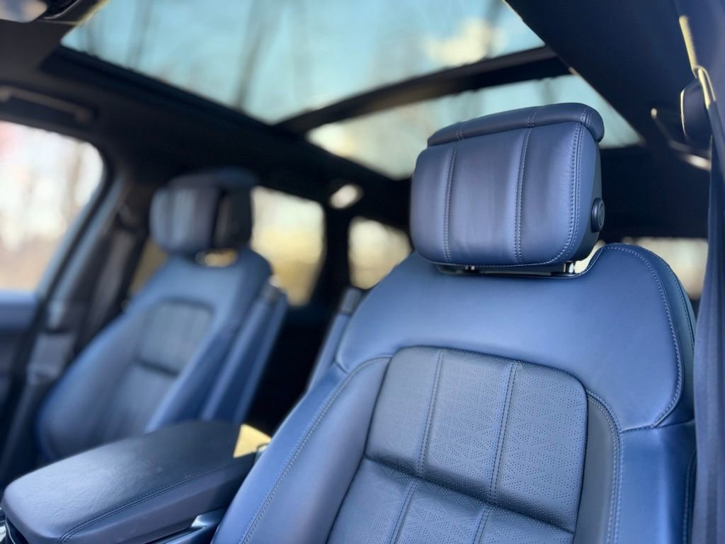 Used 2018 Land Rover Range Rover Sport HSE Dynamic image 16