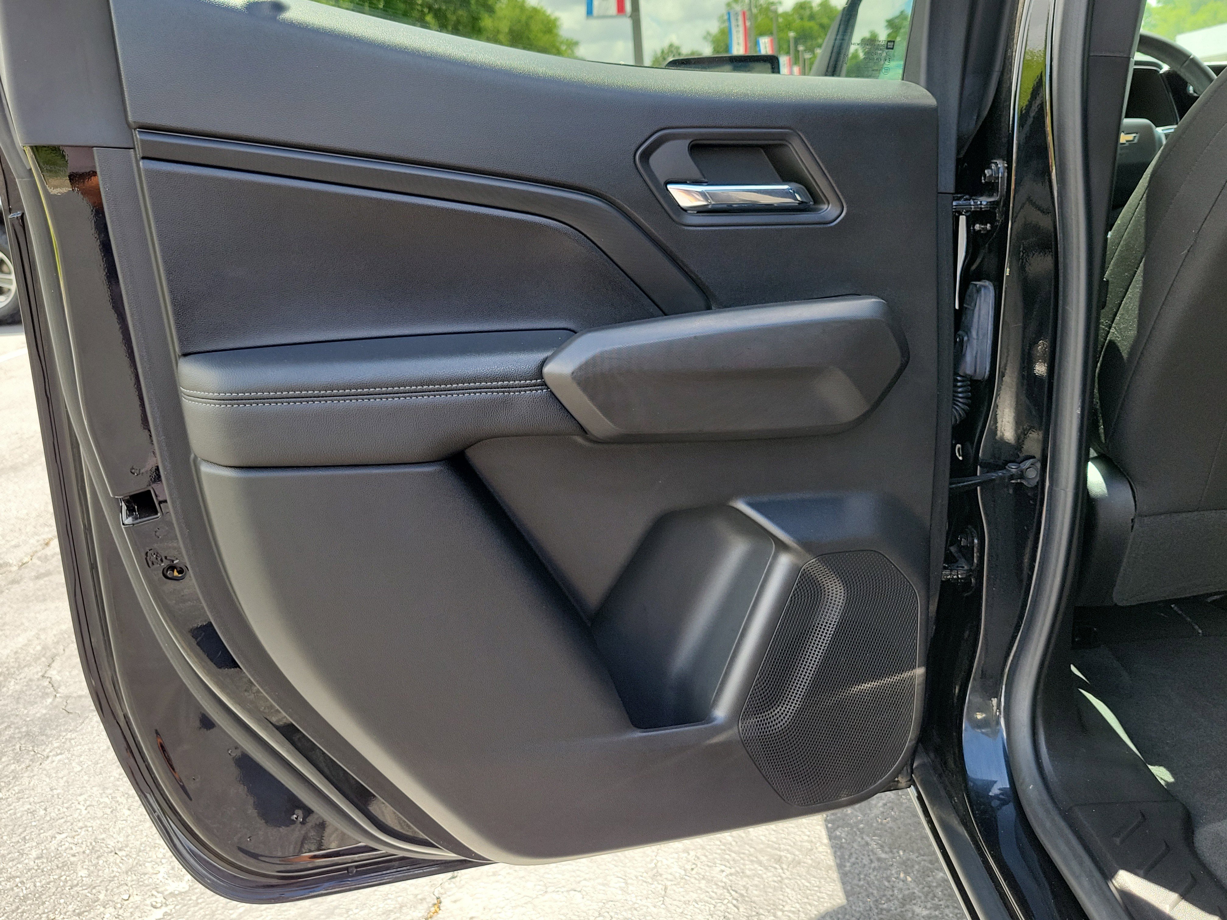 Used 2023 Chevrolet Colorado LT w/ LT Convenience Package II image 12