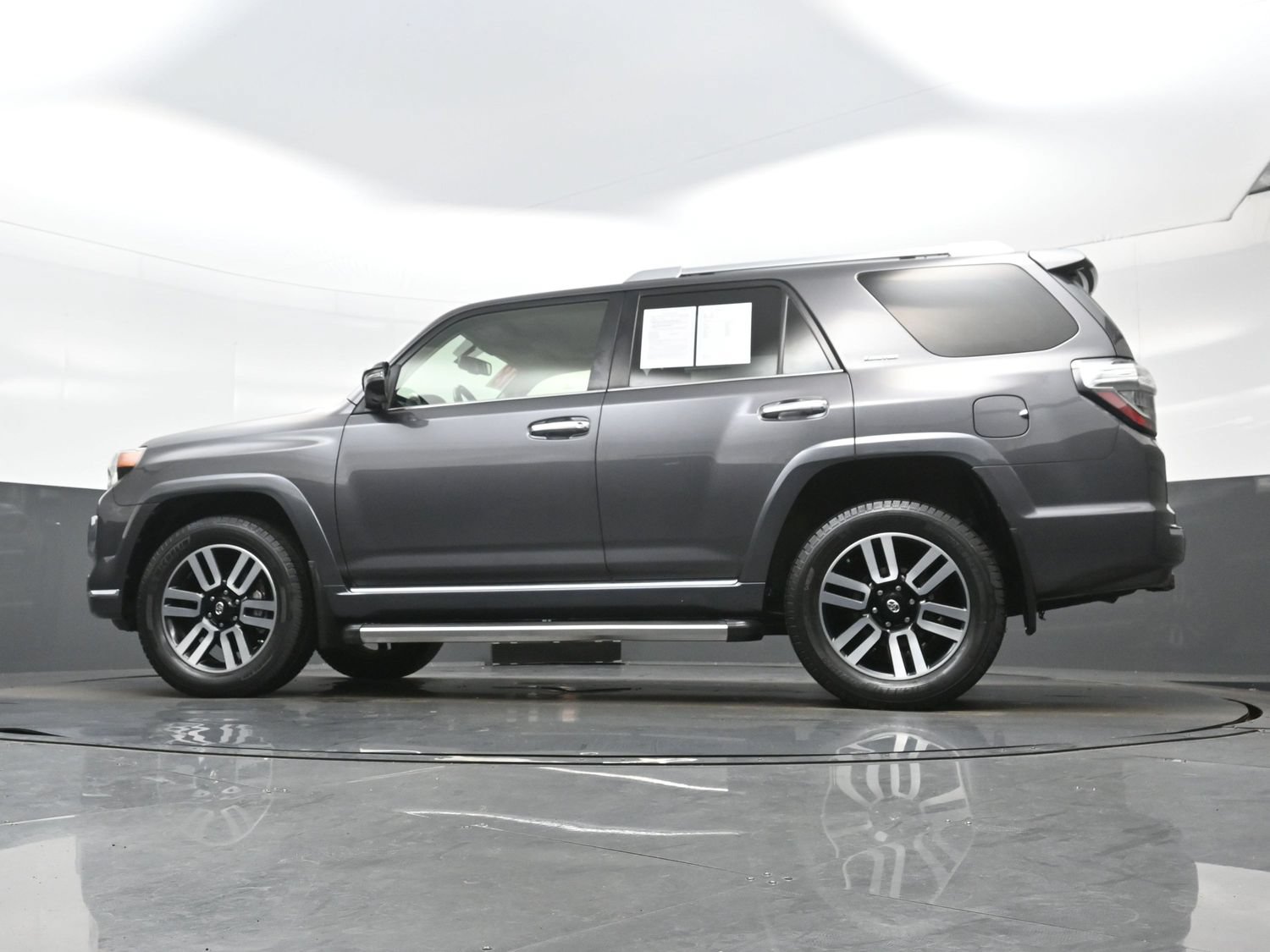 Used 2018 Toyota 4Runner Limited AWD/4WD image 31