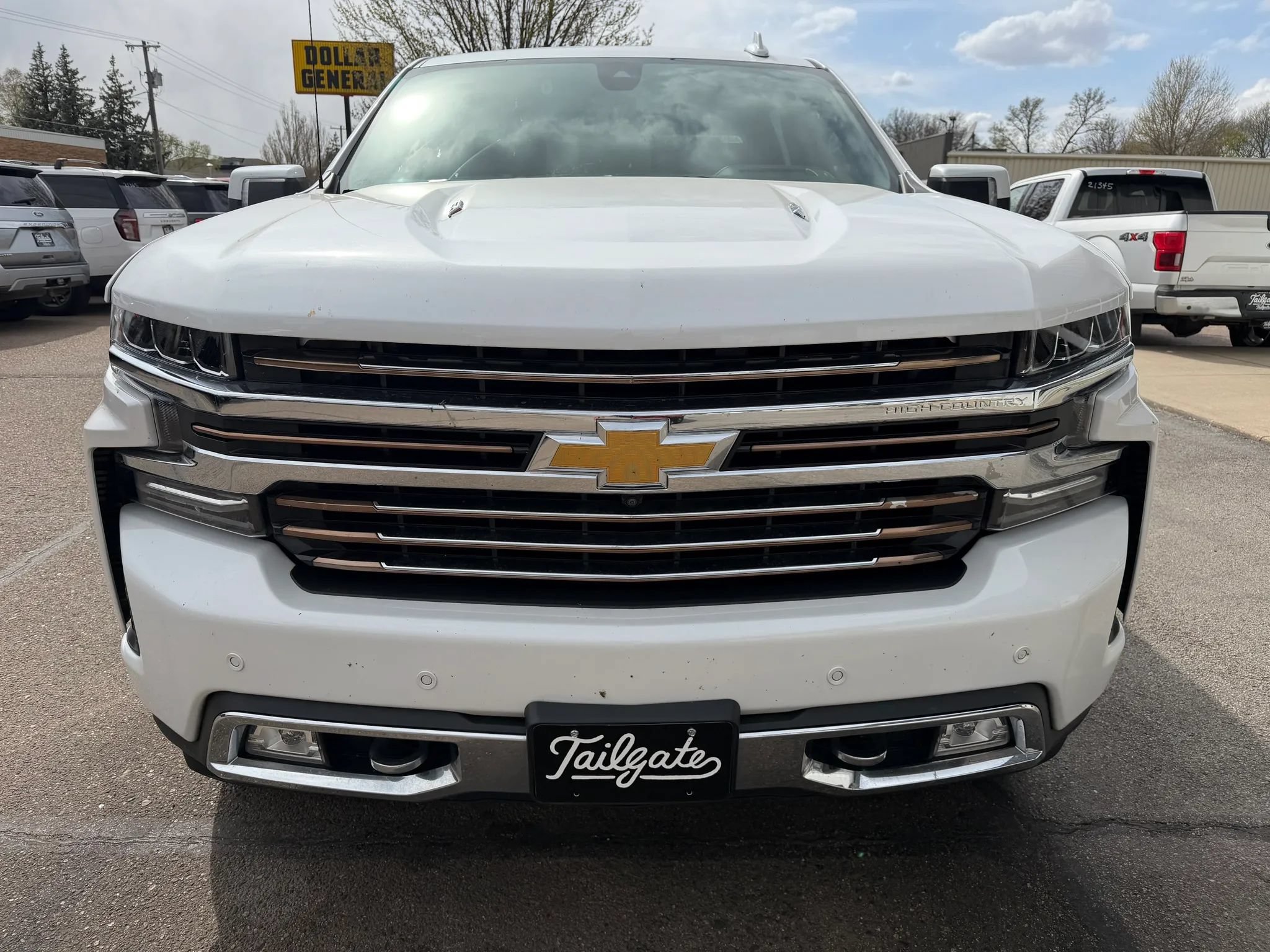 Used 2020 Chevrolet Silverado 1500 High Country w/ Technology Package AWD/4WD image 3