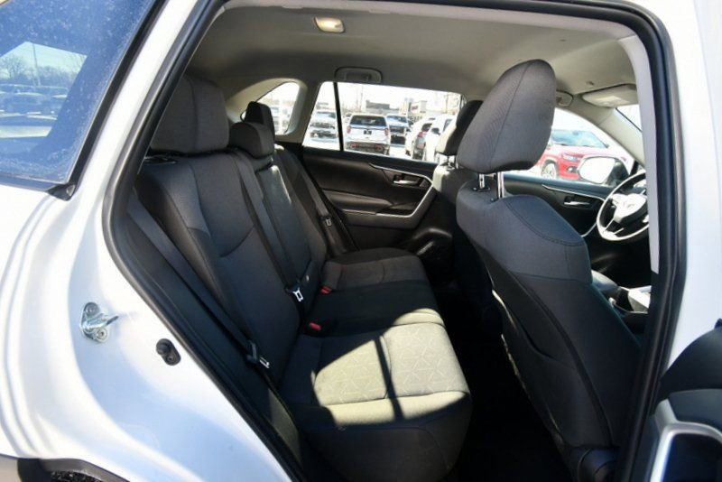 Used 2025 Toyota RAV4 XLE AWD/4WD image 15