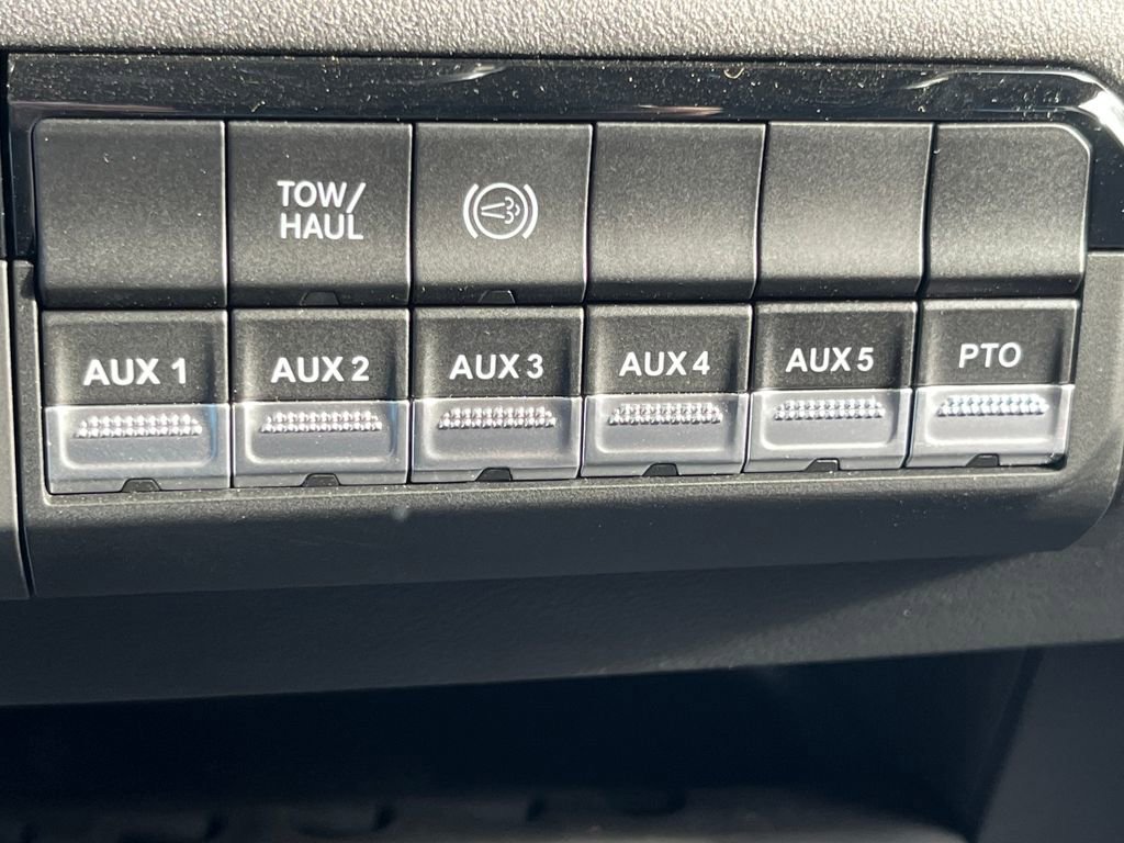 New 2025 RAM 5500 Tradesman AWD/4WD image 15