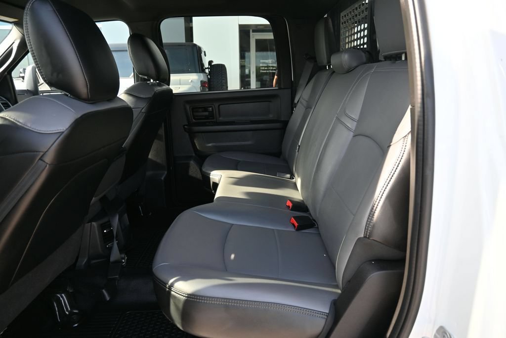 Used 2024 RAM 3500 Tradesman w/ Chrome Appearance Group AWD/4WD image 8