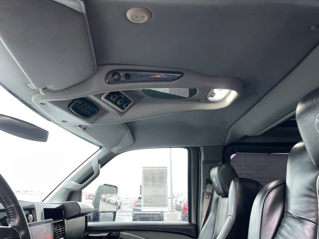 Used 2017 Chevrolet Express 2500 Extended RWD image 27