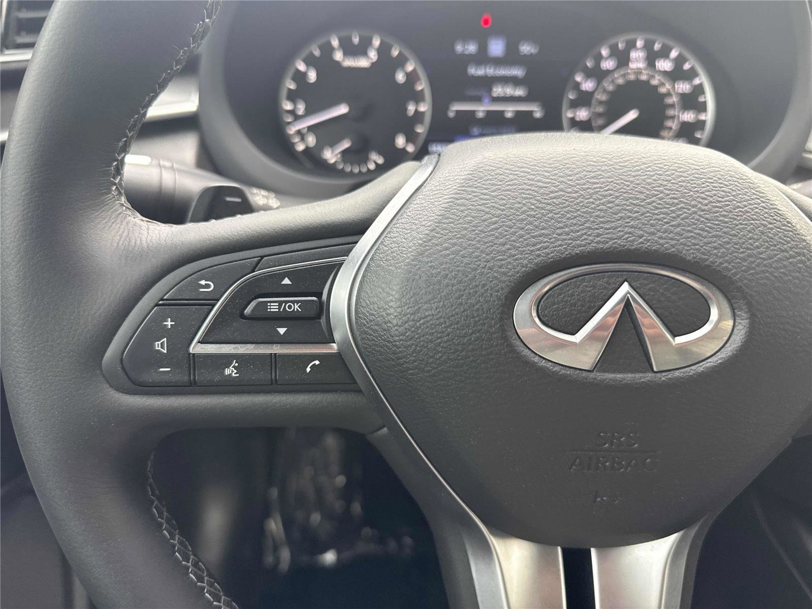 Certified 2025 INFINITI QX55 Essential image 17