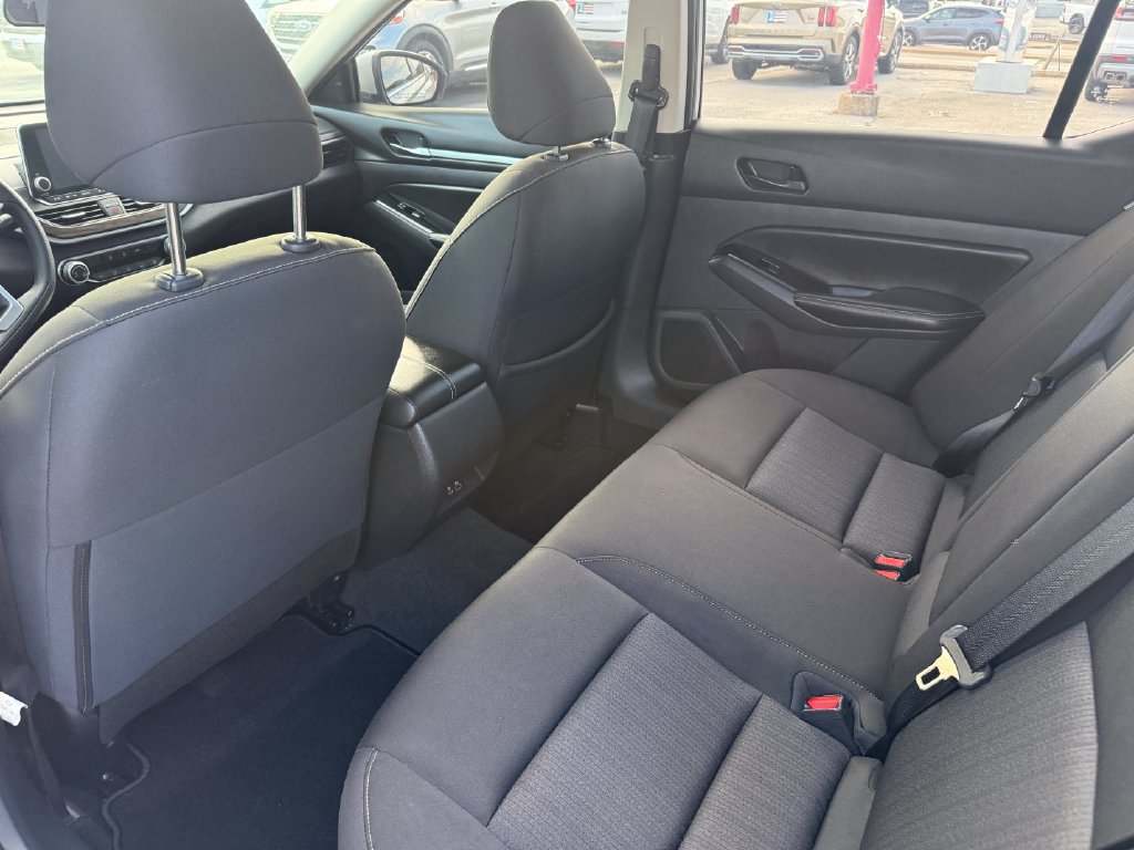 Used 2023 Nissan Altima 2.5 SV FWD image 21
