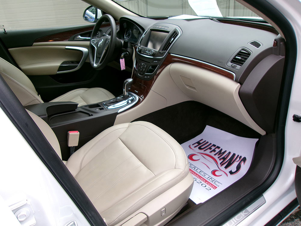 Used 2017 Buick Regal Sport Touring image 9