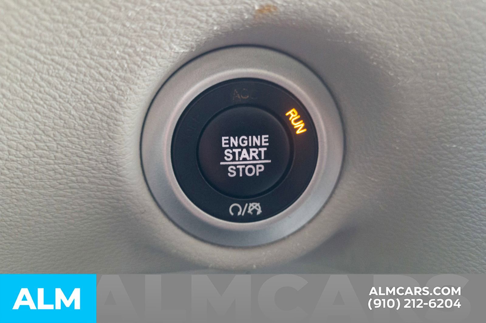 Used 2022 Chrysler Voyager LX image 23