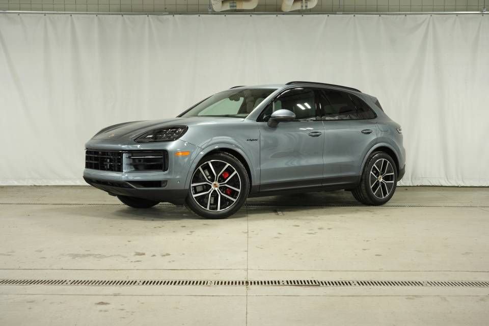 New 2026 Porsche Cayenne S image 1