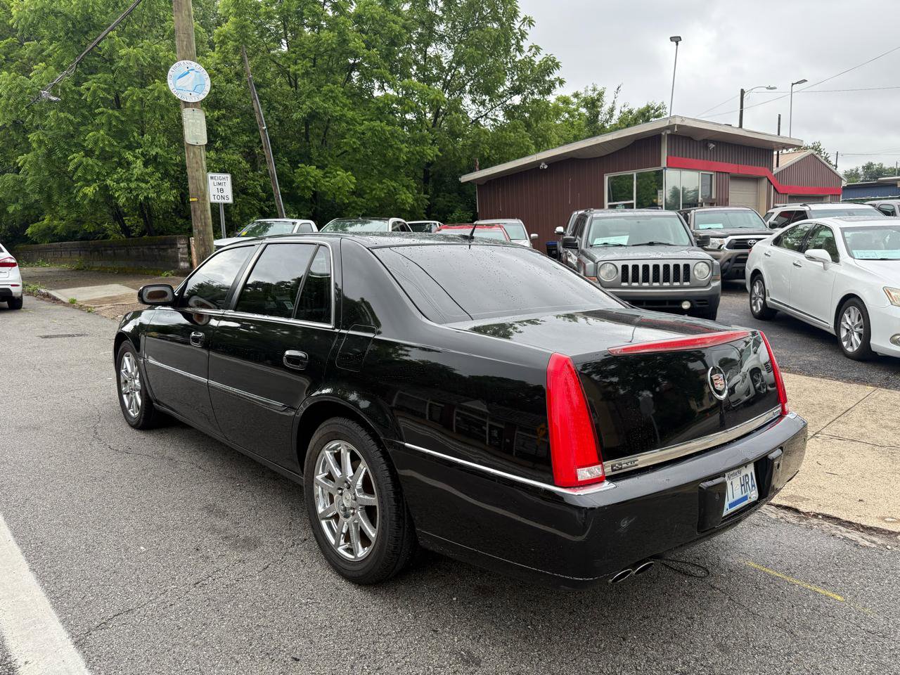 Used 2007 Cadillac DTS Performance FWD image 3