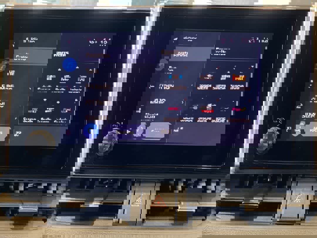 Used 2025 Toyota RAV4 LE AWD/4WD image 19