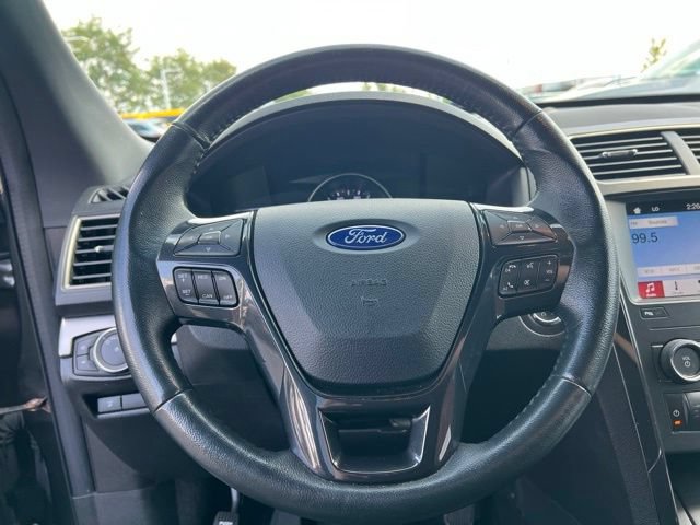 Used 2019 Ford Explorer XLT w/ Equipment Group 202A FWD image 13