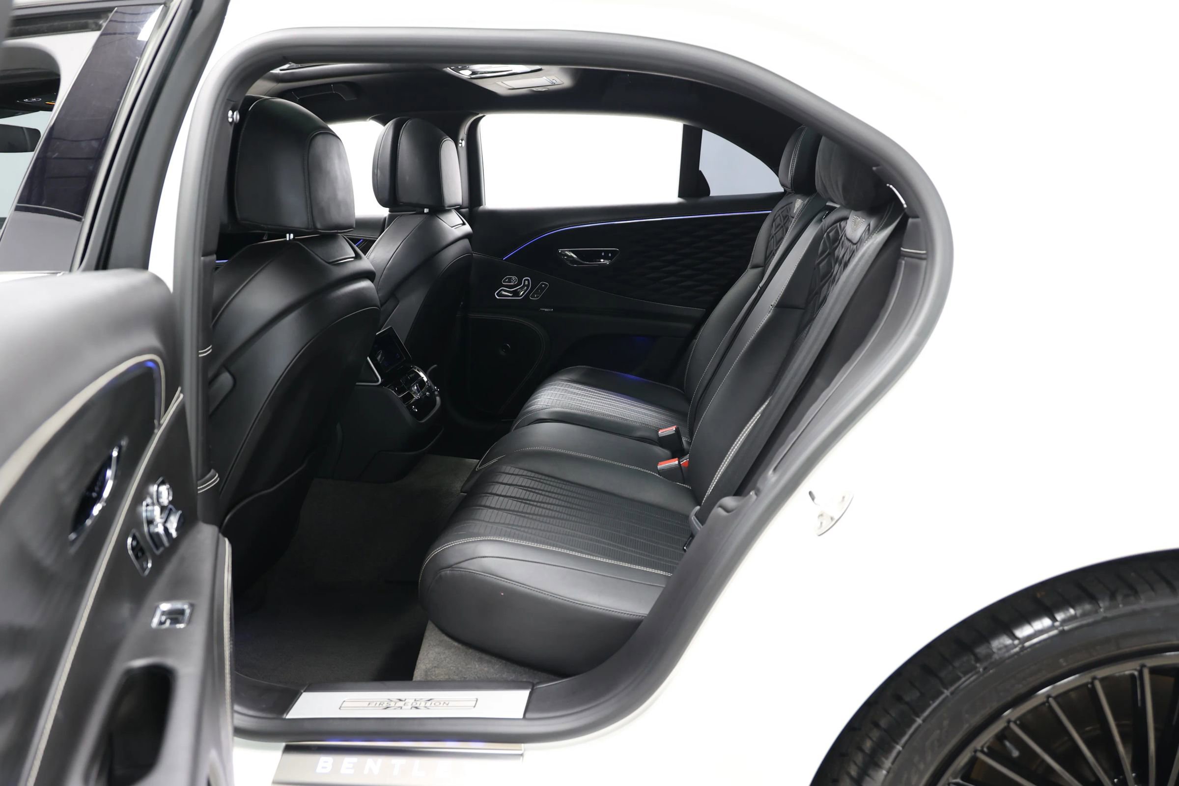 Used 2020 Bentley Flying Spur W12 image 61